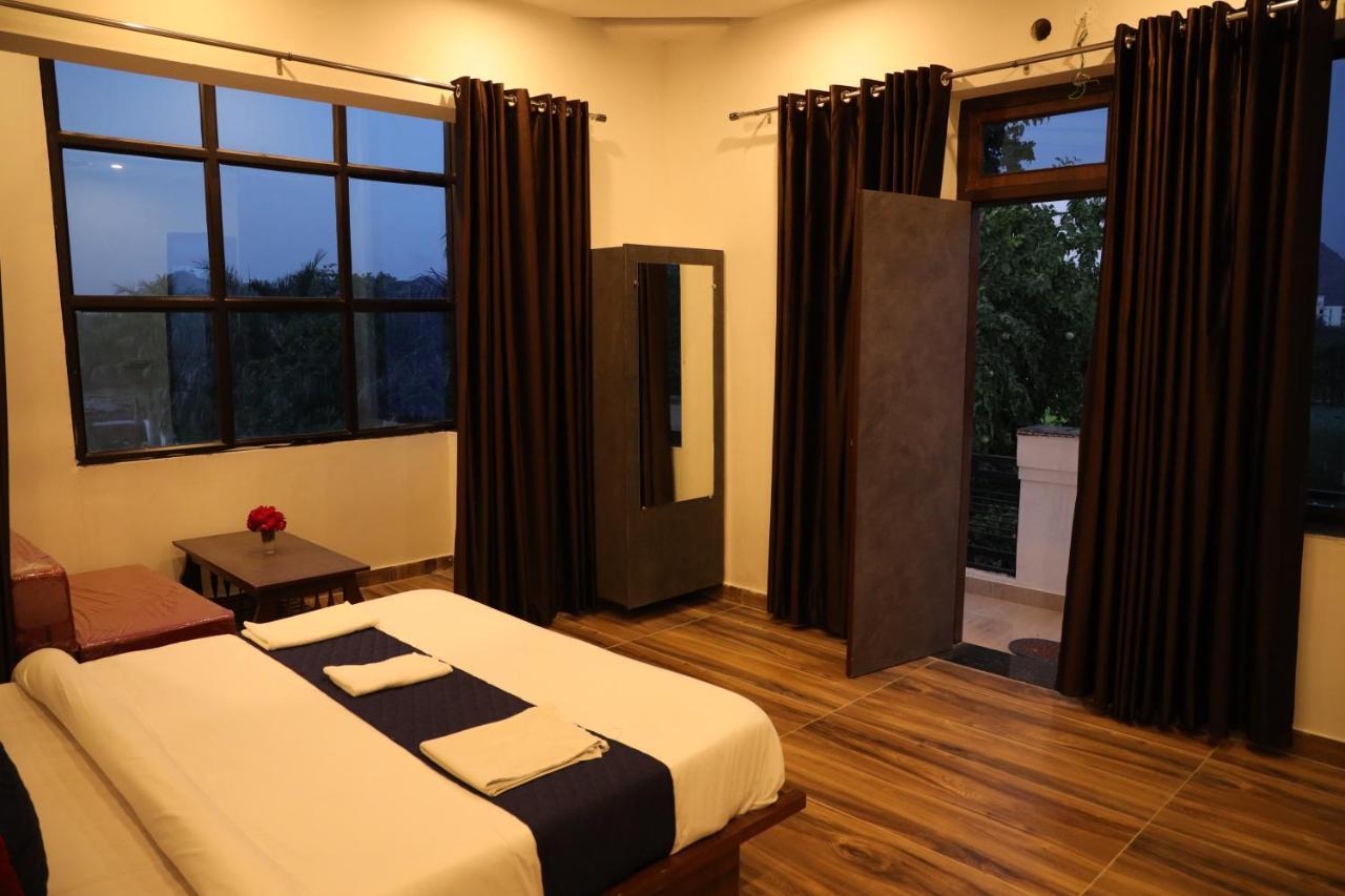 Winter Mountain Resort Pushkar Exterior foto